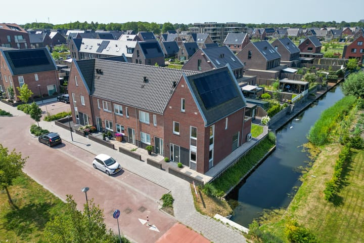 Foto 4 van Meester Mantelstraat 1