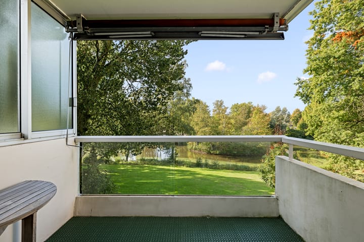Appartement te koop: Veenbesstraat 210, Soest