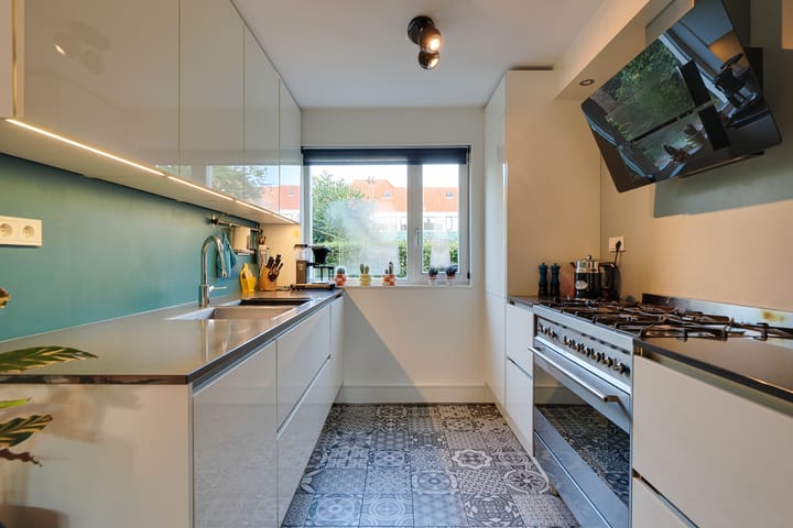 Tussenwoning te koop: Julianaplein 23, Hoorn