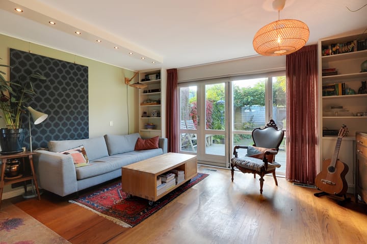 Tussenwoning te koop: Julianaplein 23, Hoorn