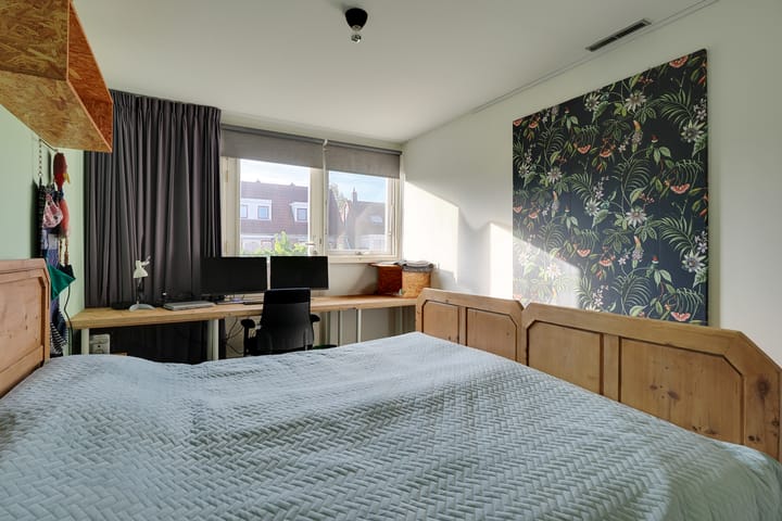 Tussenwoning te koop: Julianaplein 23, Hoorn