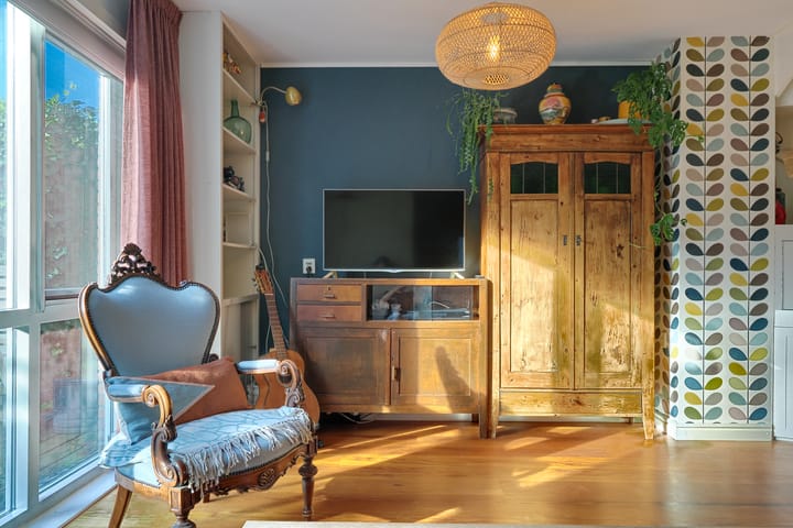 Tussenwoning te koop: Julianaplein 23, Hoorn