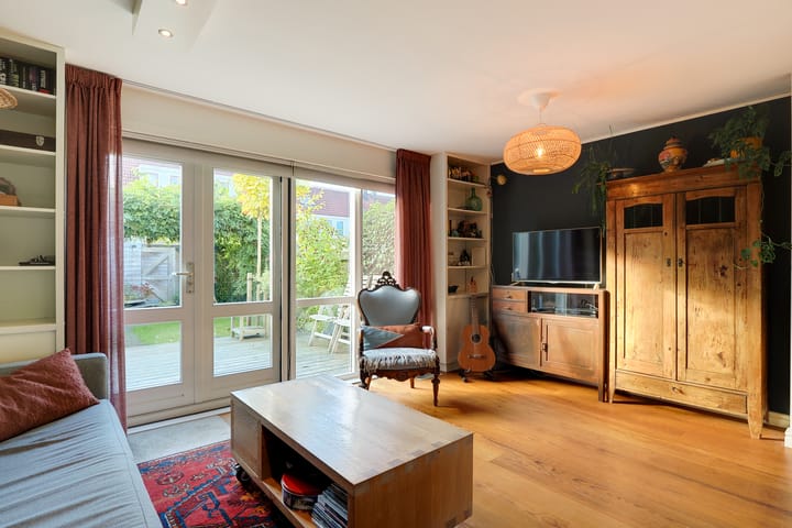 Tussenwoning te koop: Julianaplein 23, Hoorn