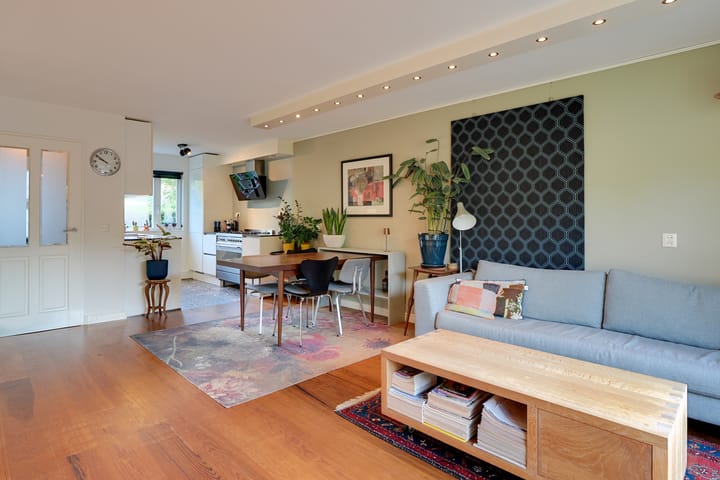 Tussenwoning te koop: Julianaplein 23, Hoorn