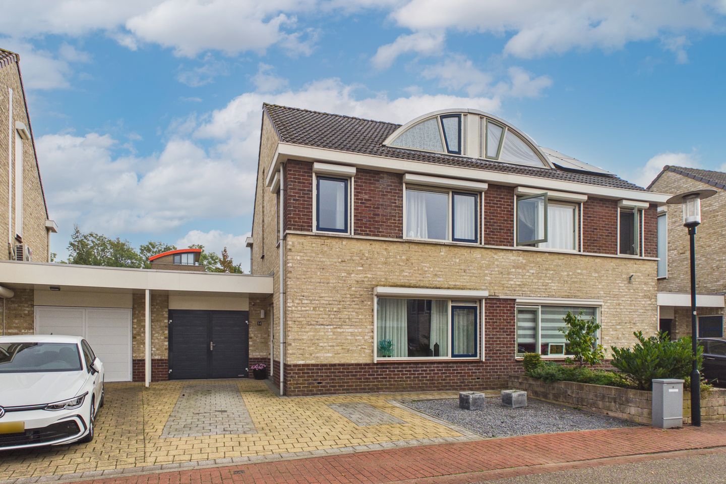Foto 1 van Parelmoerboog 14