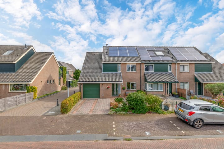 Hoekwoning te koop: J.J. Allanstraat 300, Westzaan