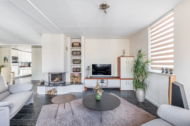 Hoekwoning te koop: J.J. Allanstraat 300, Westzaan