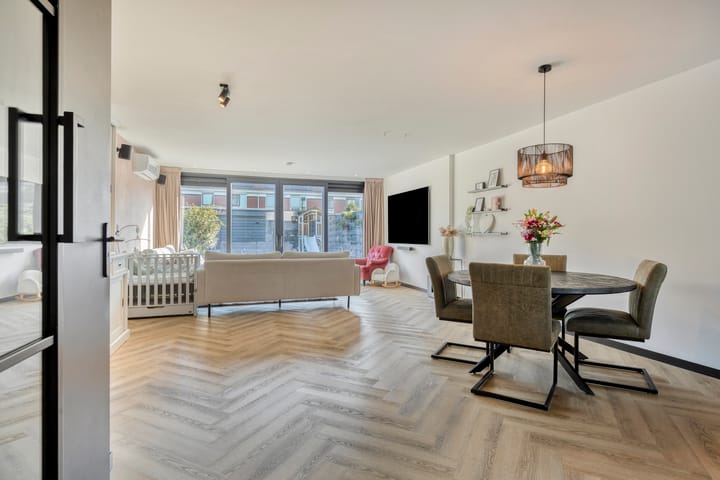 Tussenwoning te koop: Bali 12, Purmerend