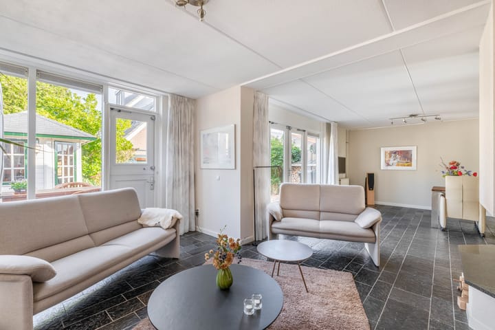 Hoekwoning te koop: J.J. Allanstraat 300, Westzaan