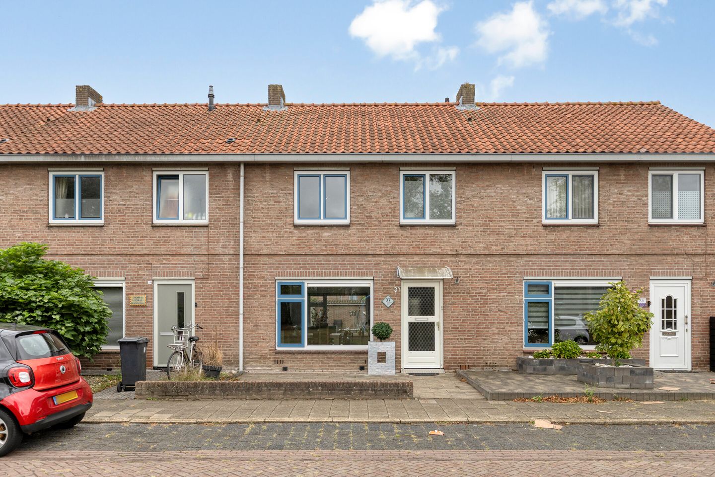 Foto 1 van Basstraat 37