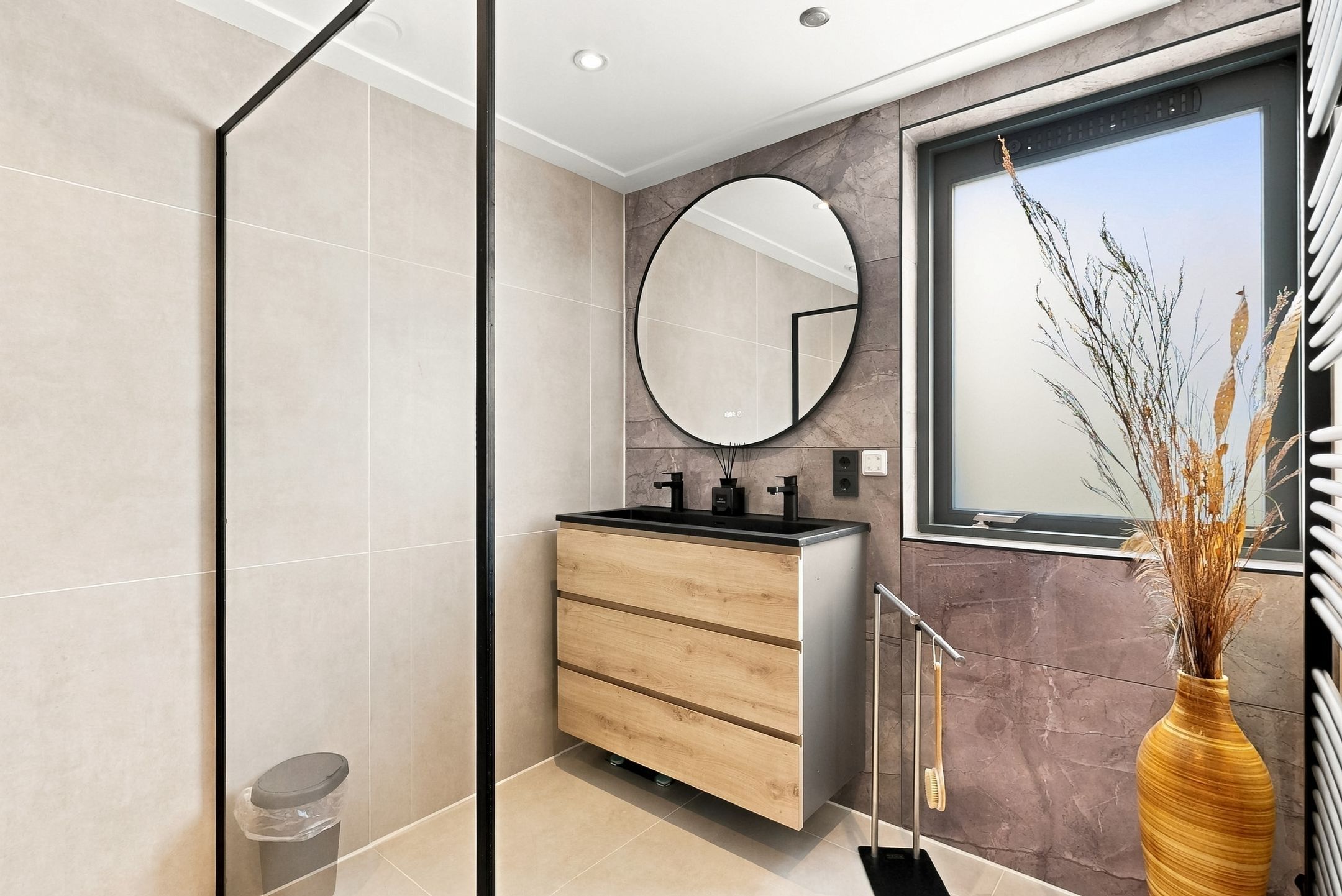 Photo 21 of Graaf Willemstraat 78