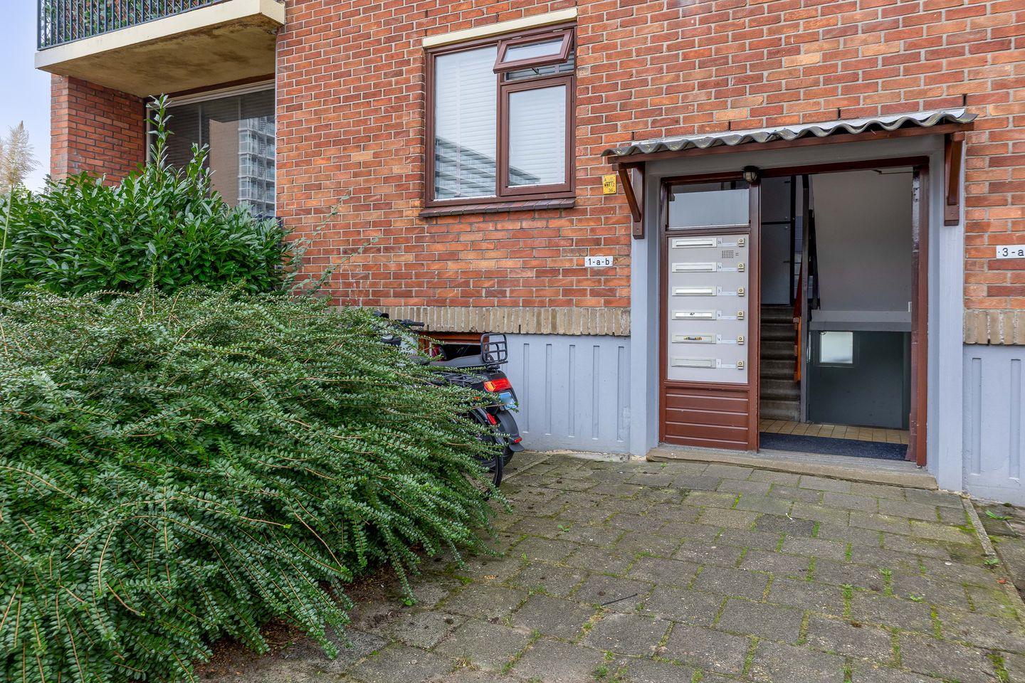 Photo 14 of Betje Wolffstraat 3-A
