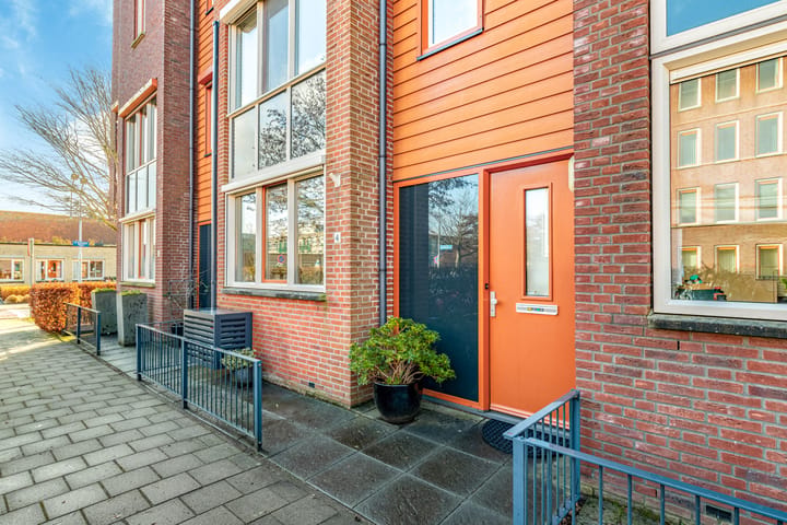 Tussenwoning te koop: Prinses Beatrixplantsoen 4, Hoofddorp