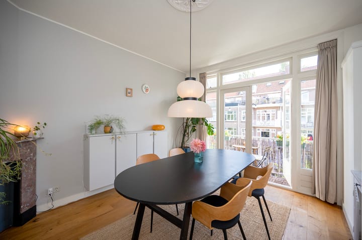 Photo 4 of Roerstraat 39-3