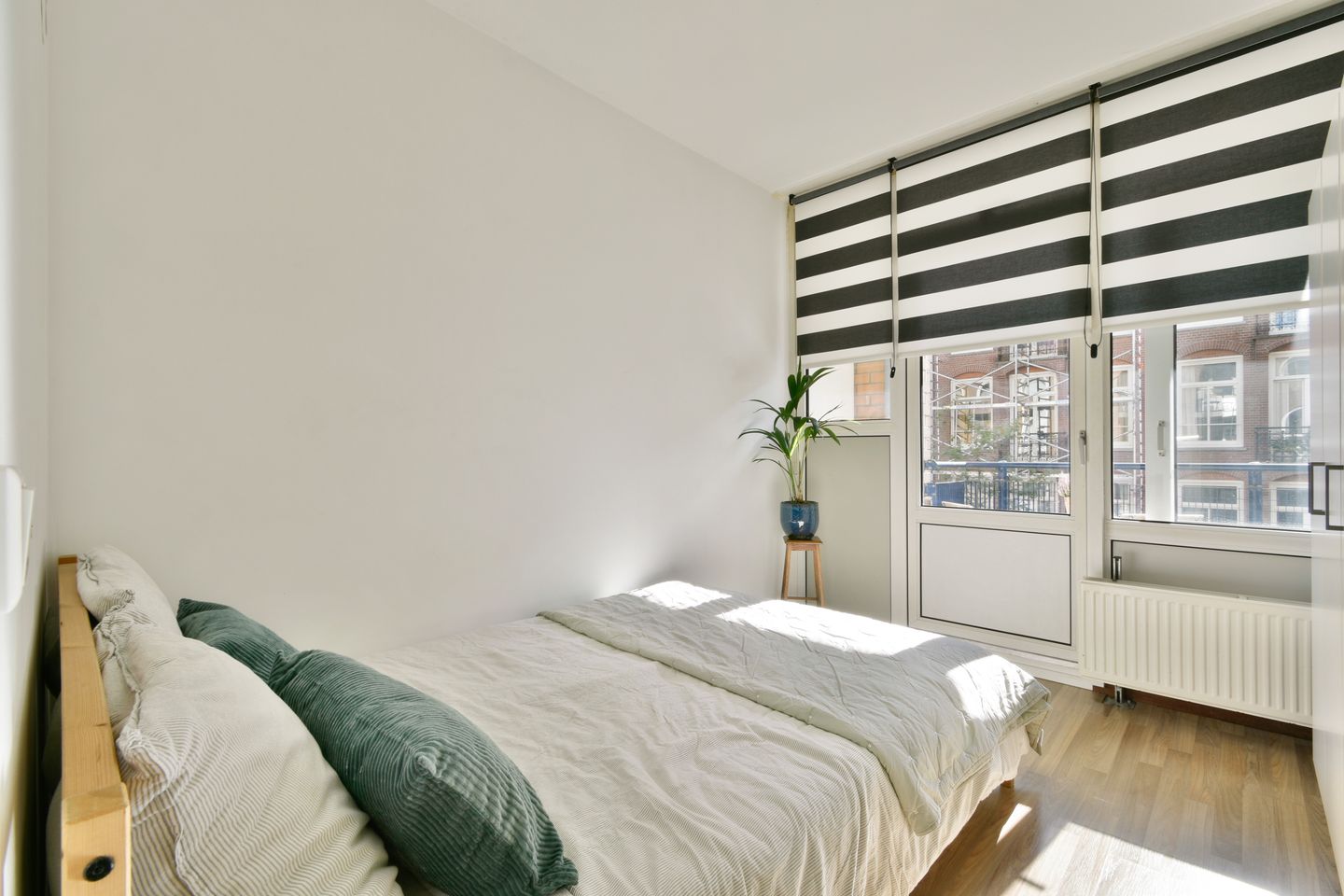 Photo 4 of Madurastraat 5-B