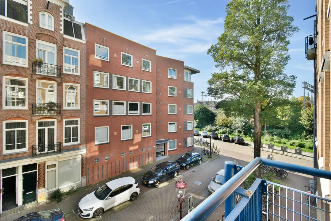 Photo 8 of Madurastraat 5-B