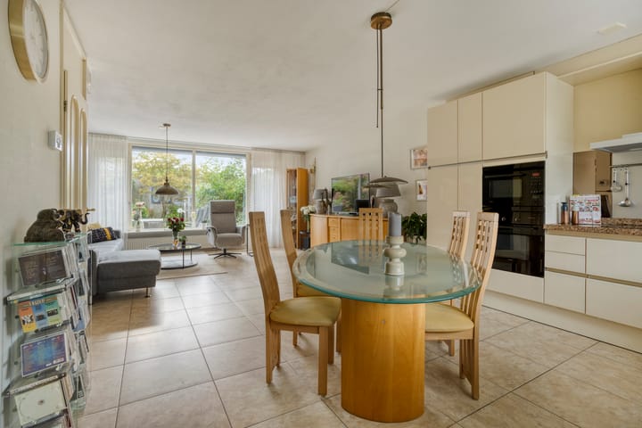Tussenwoning te koop: Roosterbos 9, Hoofddorp