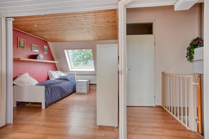 Tussenwoning te koop: Roosterbos 9, Hoofddorp