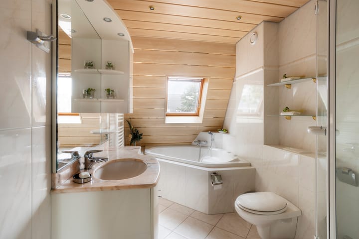 Tussenwoning te koop: Roosterbos 9, Hoofddorp