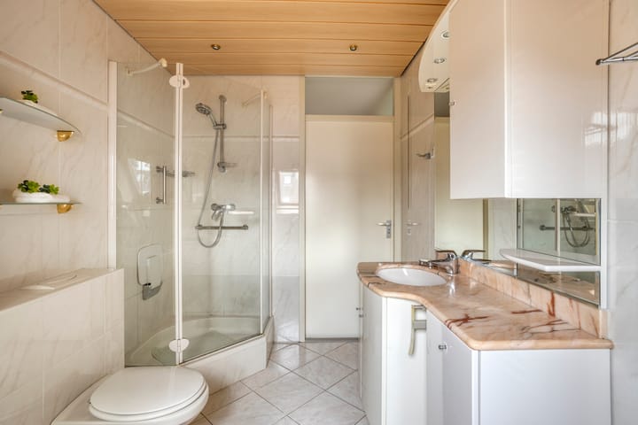 Tussenwoning te koop: Roosterbos 9, Hoofddorp