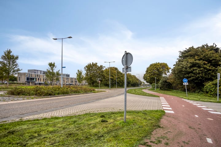 Tussenwoning te koop: Roosterbos 9, Hoofddorp