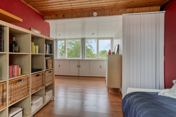 Tussenwoning te koop: Roosterbos 9, Hoofddorp