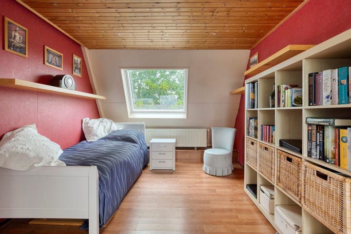 Tussenwoning te koop: Roosterbos 9, Hoofddorp