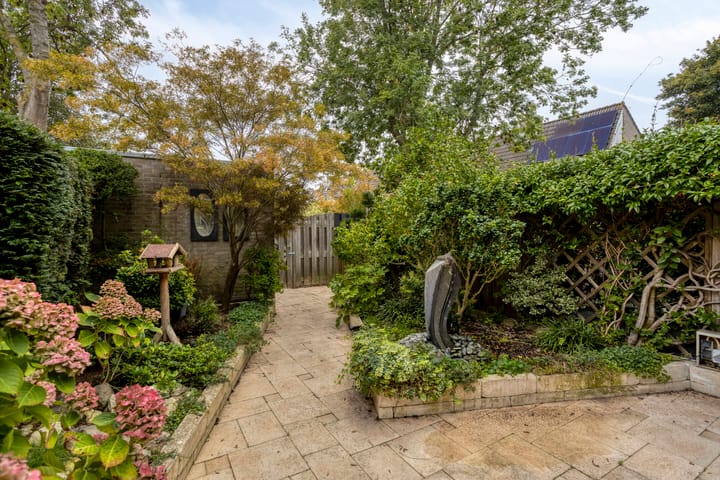 Tussenwoning te koop: Roosterbos 9, Hoofddorp