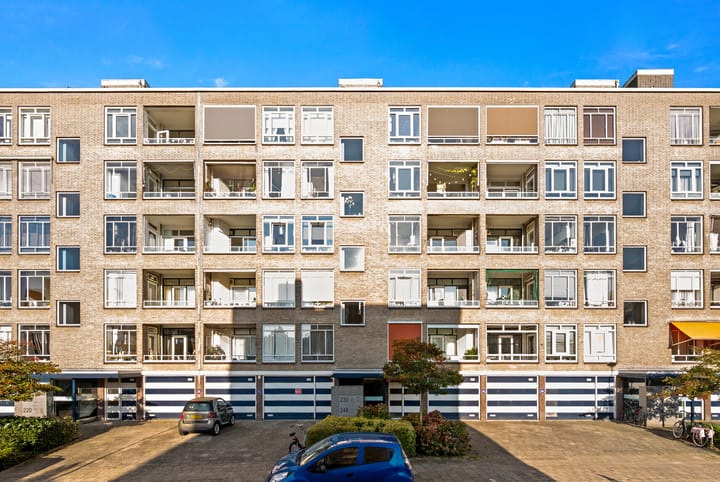 Appartement te koop: Parelmoerhorst 244, 'S-Gravenhage
