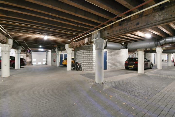 Appartement te koop: Zeeburgerkade 818, Amsterdam