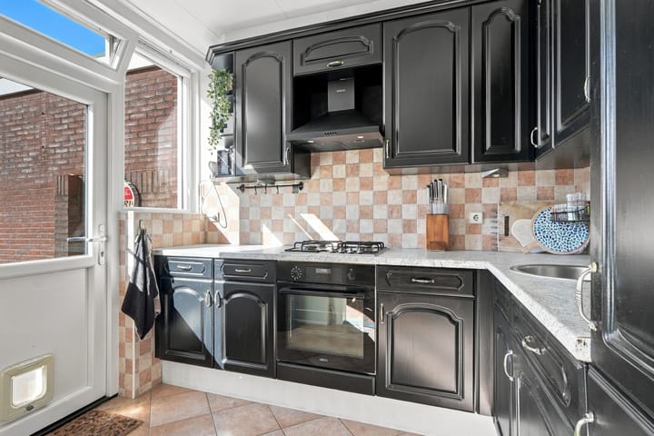 Tussenwoning te koop: Esdoornstraat 45, Oost-Souburg