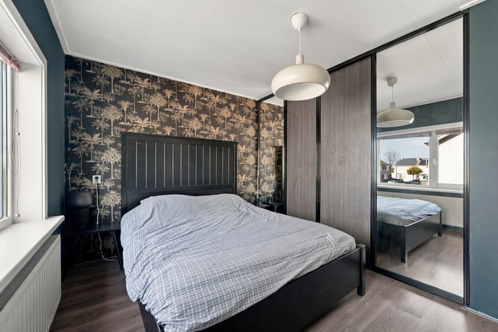 Tussenwoning te koop: Esdoornstraat 45, Oost-Souburg