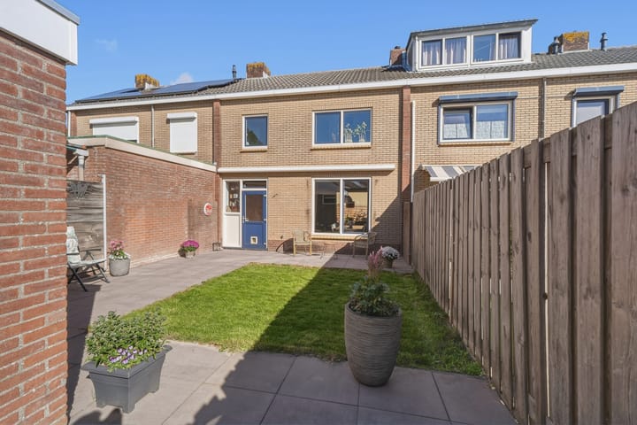 Tussenwoning te koop: Esdoornstraat 45, Oost-Souburg