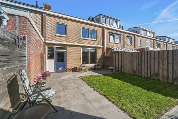 Tussenwoning te koop: Esdoornstraat 45, Oost-Souburg