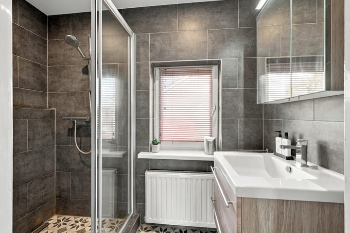 Tussenwoning te koop: Esdoornstraat 45, Oost-Souburg