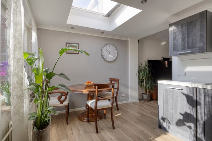 Tussenwoning te koop: Da Costastraat 10, Tilburg