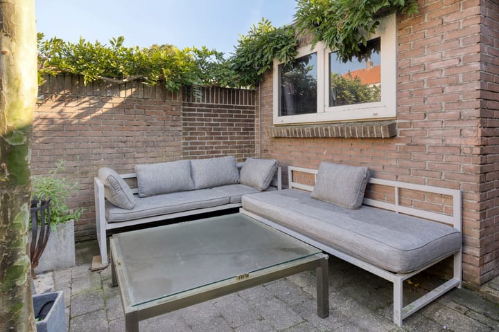 Tussenwoning te koop: Da Costastraat 10, Tilburg