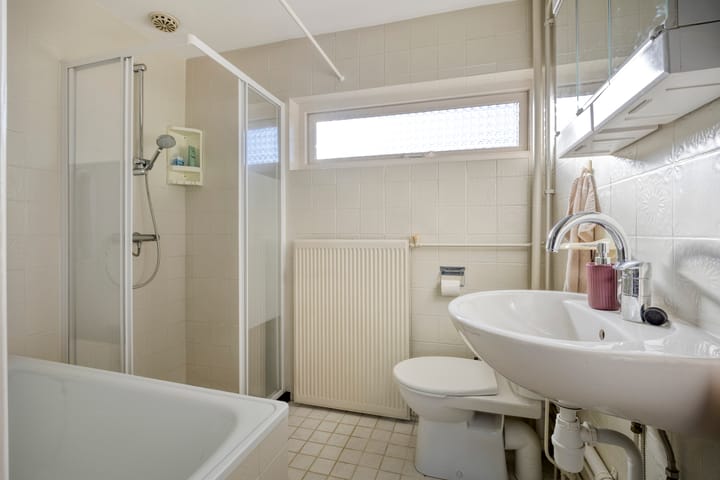 Tussenwoning te koop: Magnesiumlaan 63, Groningen