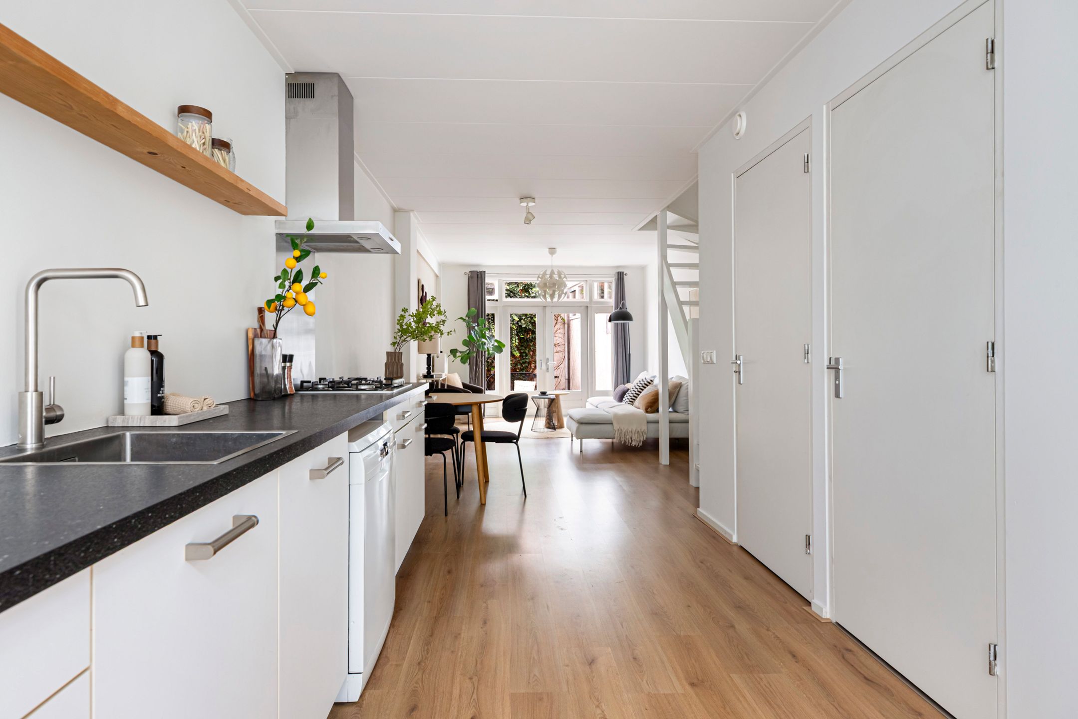Photo 9 of Walestraat 17