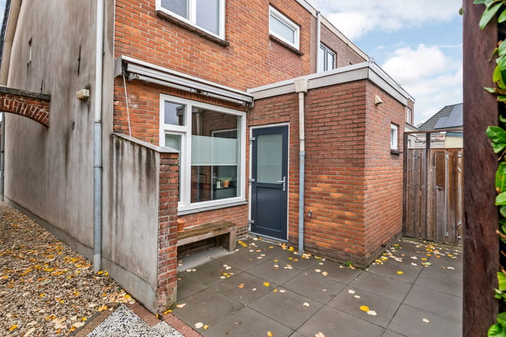 Hoekwoning te koop: Grotebrugse Grintweg 148, Tiel