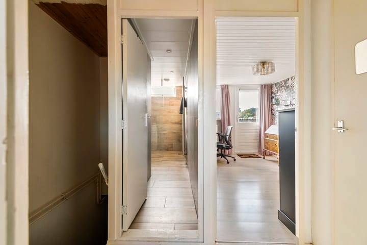 Tussenwoning te koop: Kijkuit 5, Tiel