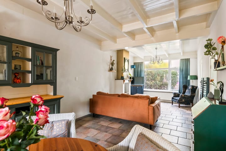 Tussenwoning te koop: Kijkuit 5, Tiel
