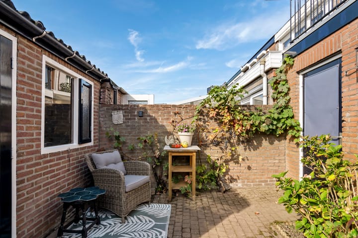 Tussenwoning te koop: Kijkuit 5, Tiel