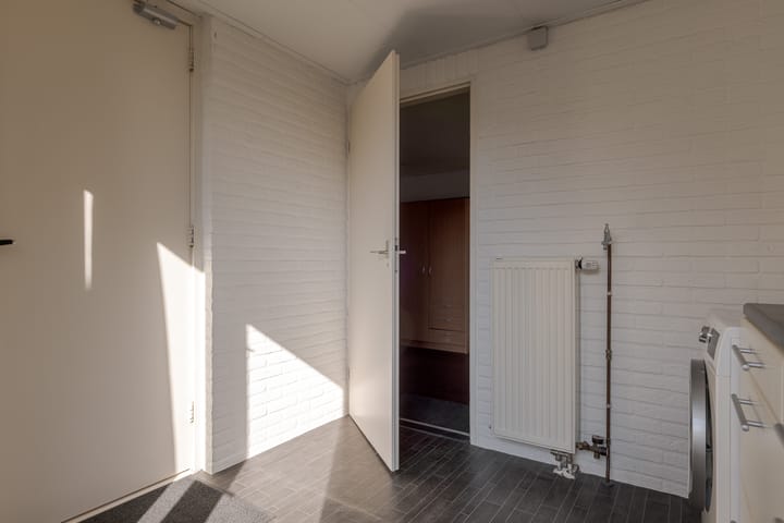 Twee-onder-één-kap te koop: De Elzen 1, Koekange