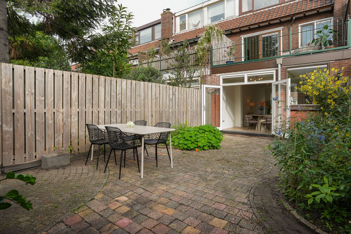 Photo 4 of Schoenerstraat 38
