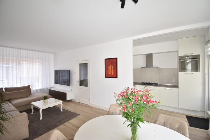 Tussenwoning te koop: Pastoor Vinkesteynstraat 48, Kwintsheul