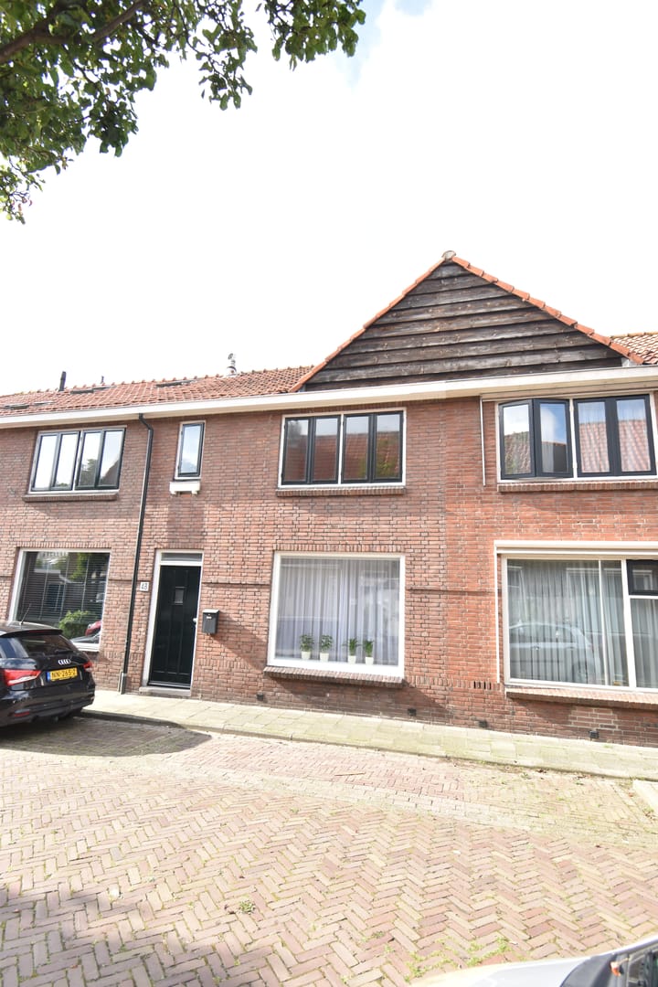 Tussenwoning te koop: Pastoor Vinkesteynstraat 48, Kwintsheul
