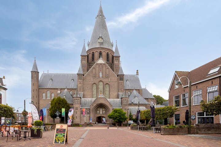 Vrijstaande woning te koop: Oostdam 10, Steenbergen (Nb)