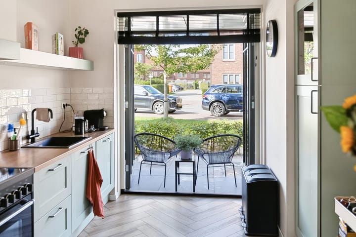 Tussenwoning te koop: Cederhout 35, Waddinxveen