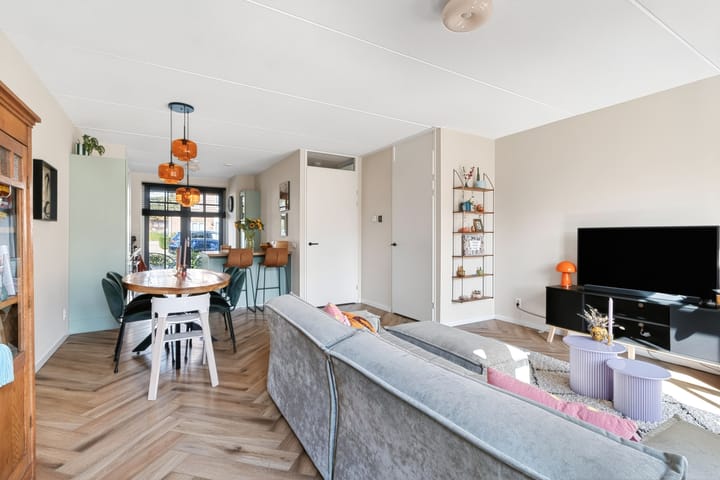 Tussenwoning te koop: Cederhout 35, Waddinxveen